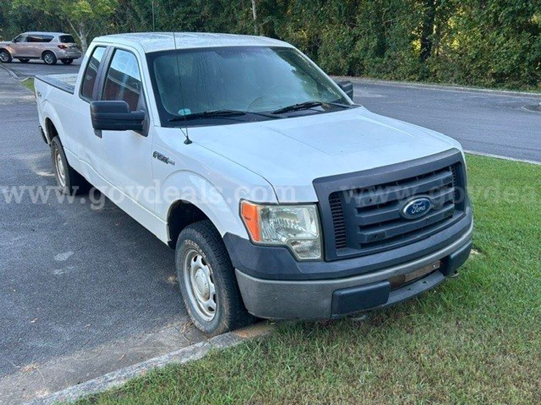 2011 Ford F-150 XL SuperCab 6.5-ft. Bed 4WD