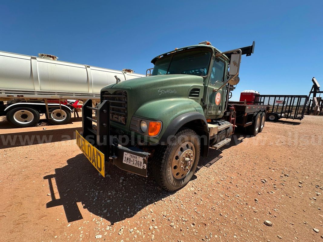 2005 Mack CV713 Granite Winch Truck