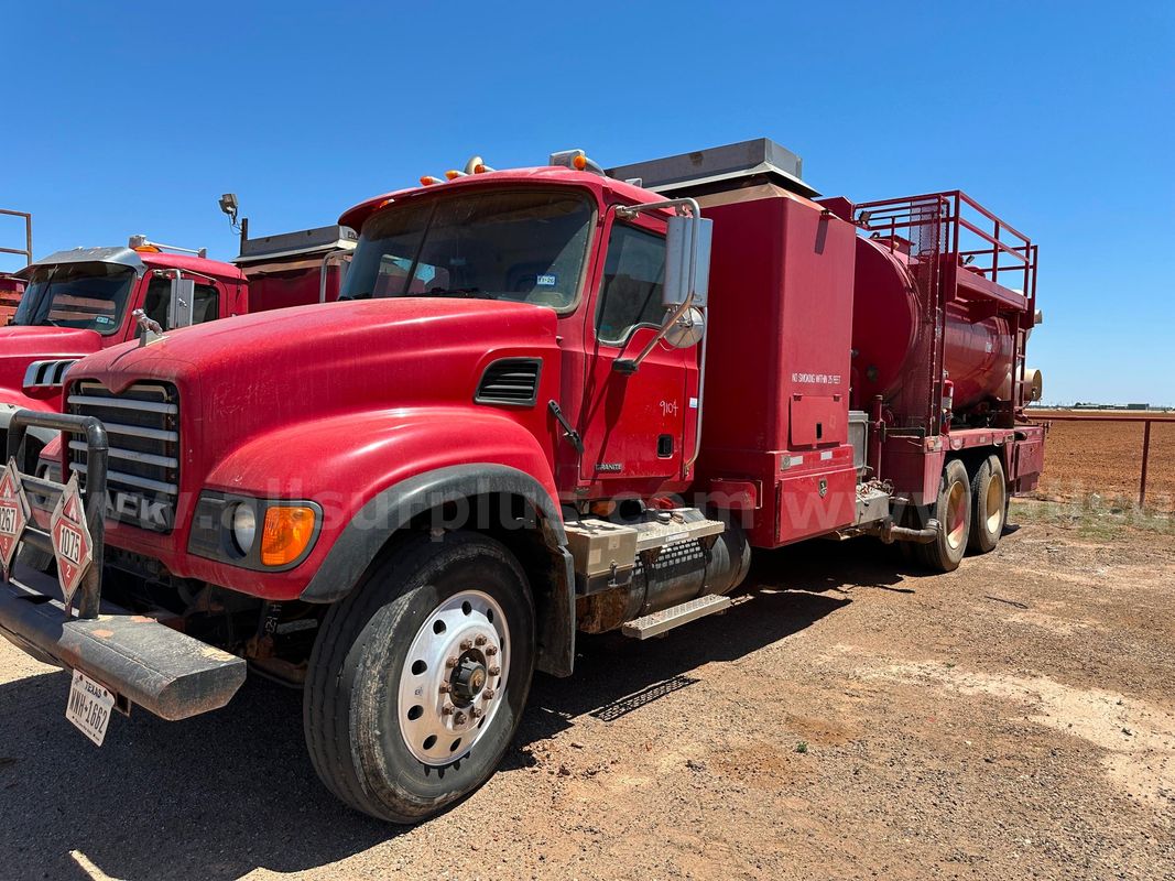 2007 Mack CV713 Granite Hot Oil Truck