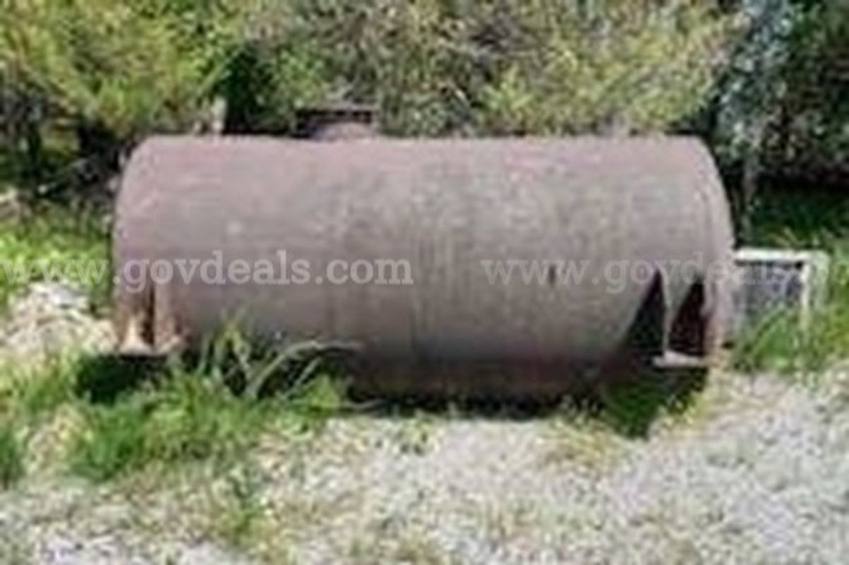 4500 GALLON STEEL STORAGE TANK