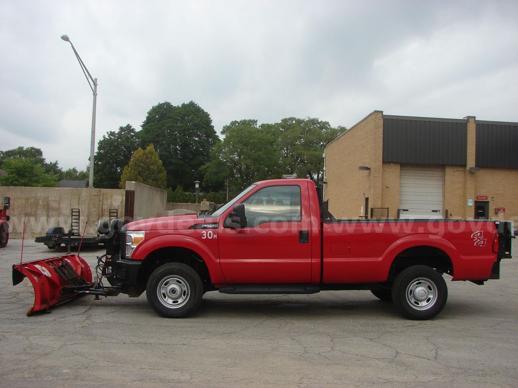 2014 Ford F-250 SD XL 4WD PLOW TRUCK