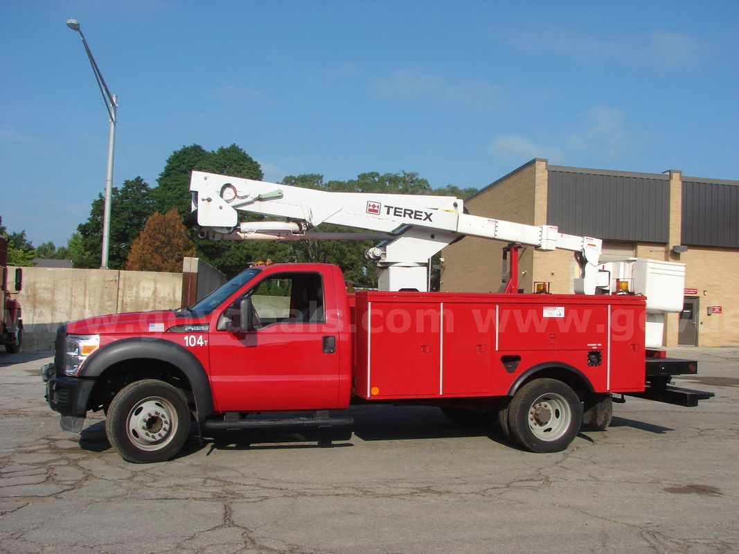 2012 Ford F-550 6.8L V10 Bucket Truck