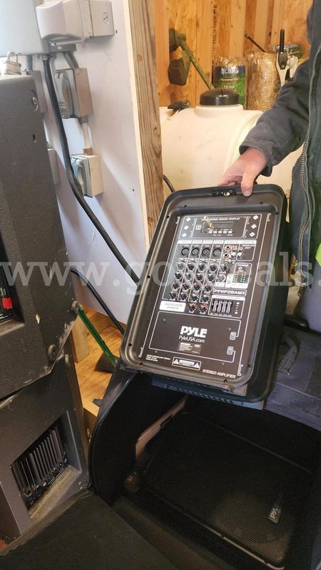 Pyle Stereo Amplifier and Case