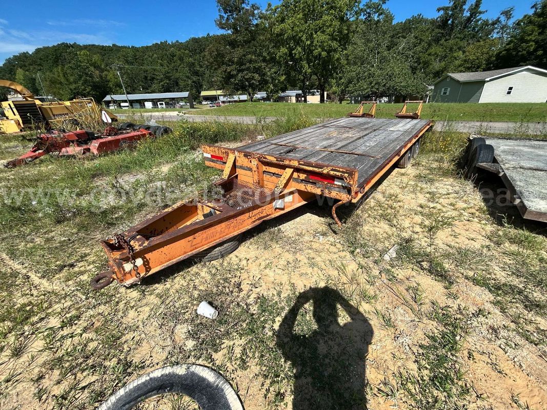 TEM-CO 12-Ton Backhoe Pro Equipment Trailer with Multi-Max-Suspension