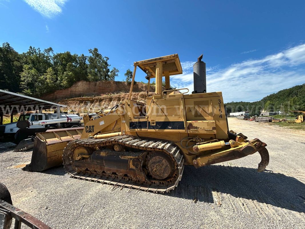 Caterpillar 963B Crawler Loader with Rear Ripper