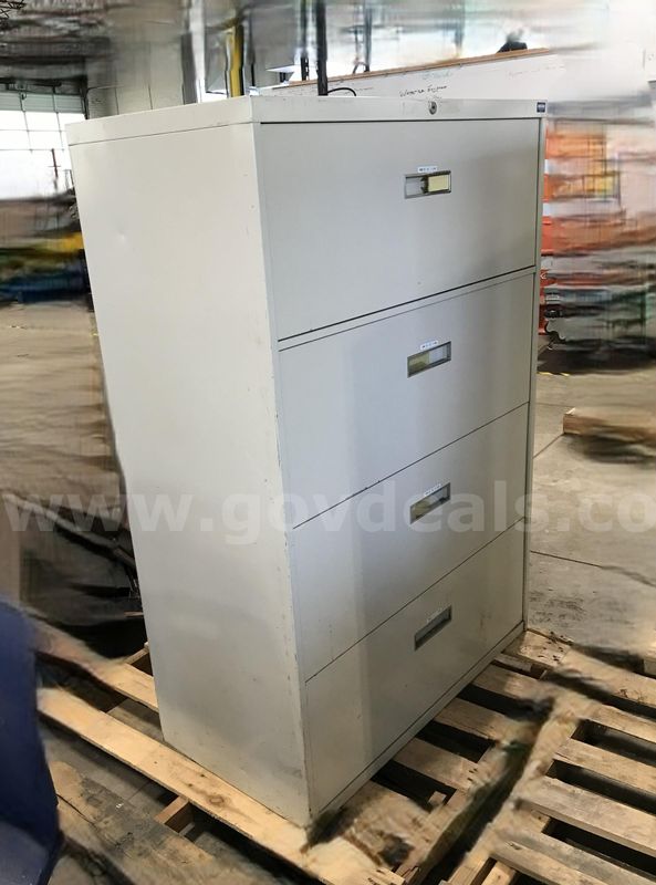 Used 4 drawer file cabinet. (S2)