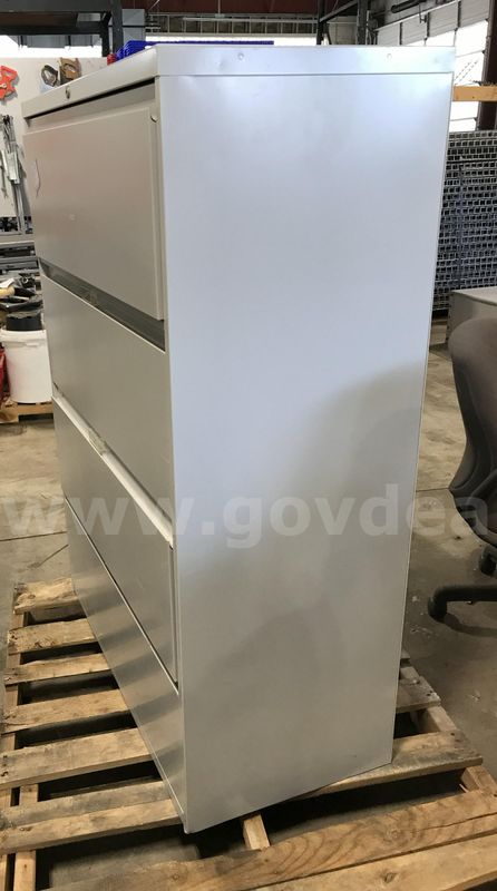 Used 4 drawer file cabinet. (S2)