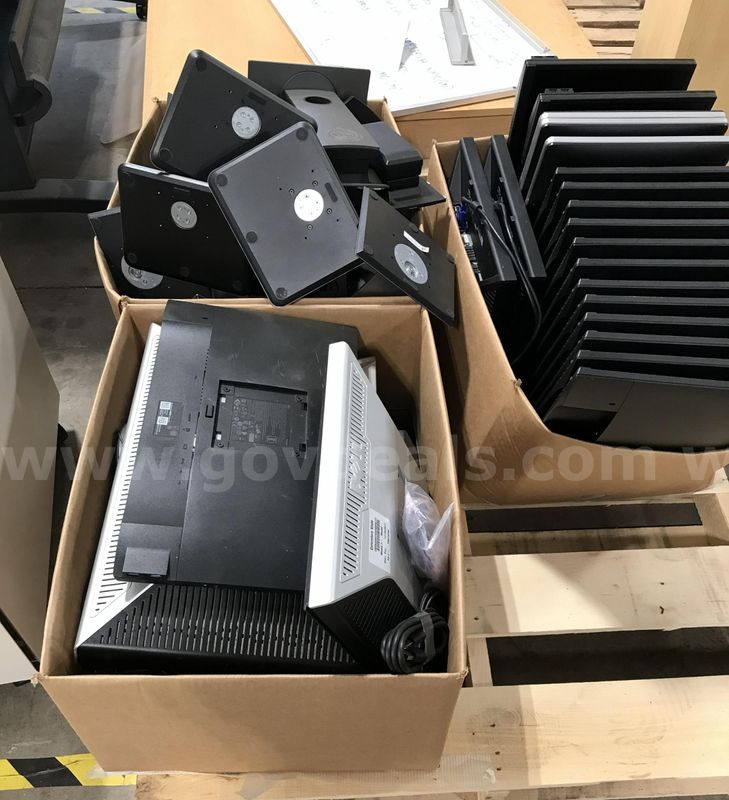 Pallet of used Monitors and keyboards. (s2)