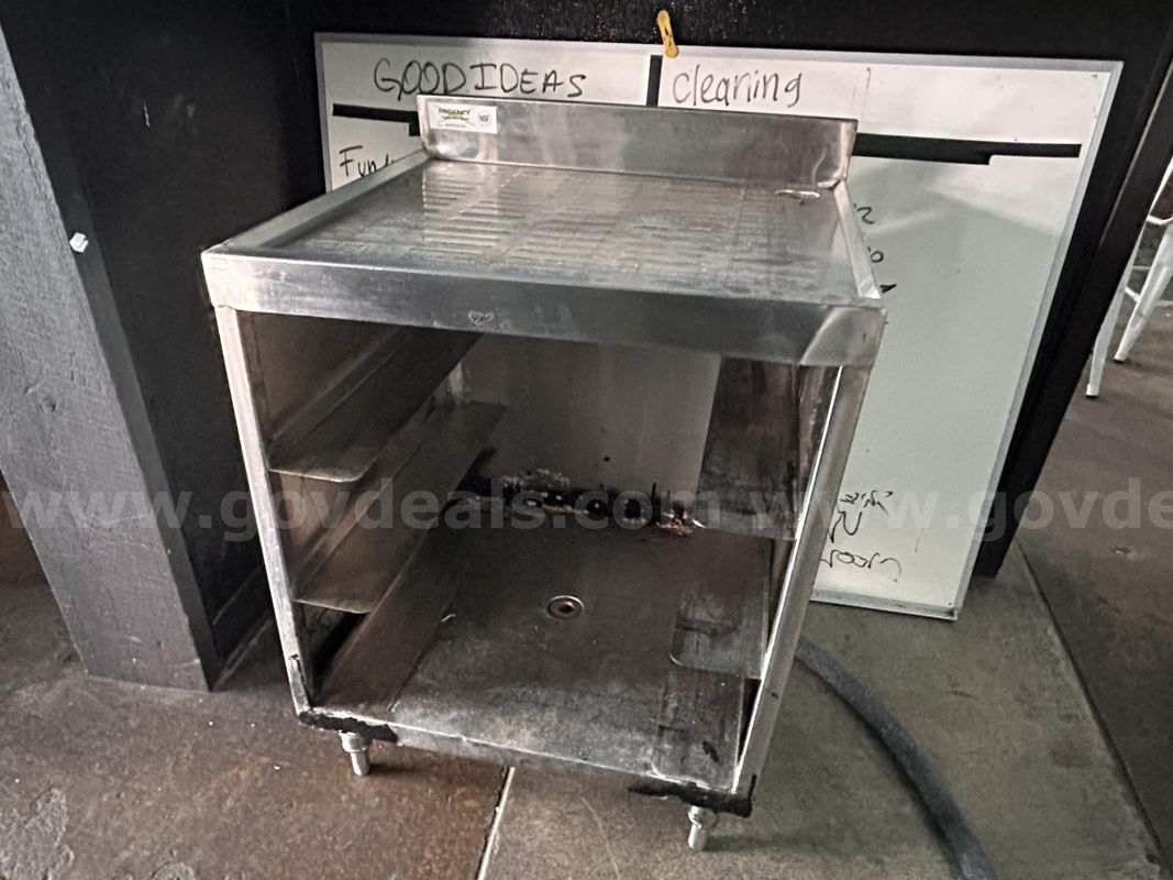 Used Drying Rack Station and Drying Racks (B1)