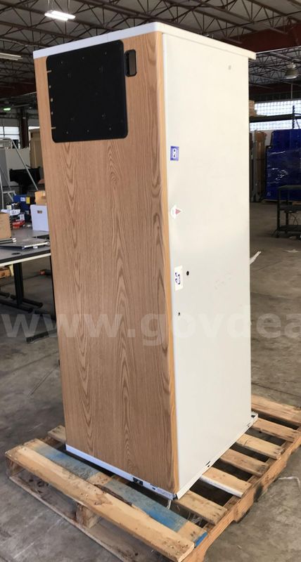 Used metal desk. (S2)