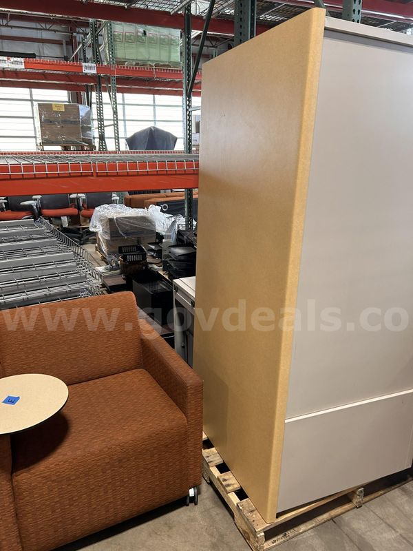 Used Metal 2 Piece Desk. (S2)