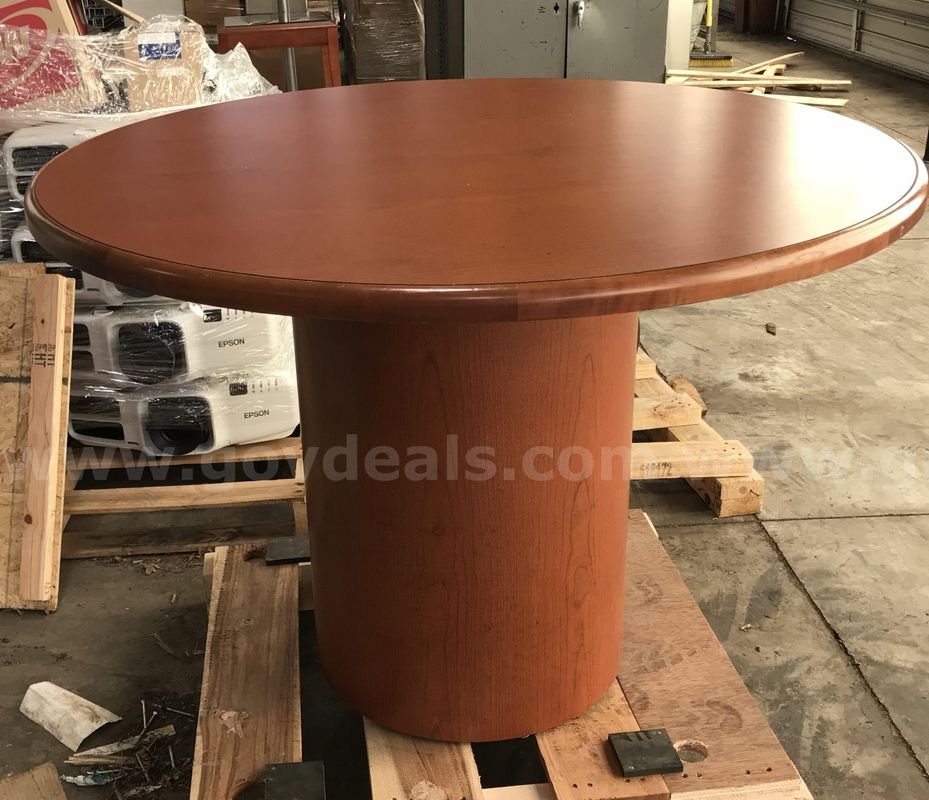 Used wooden pedestal table. (S1)