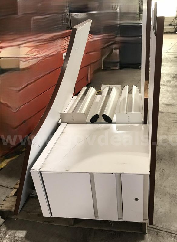 Used desk. (S1)