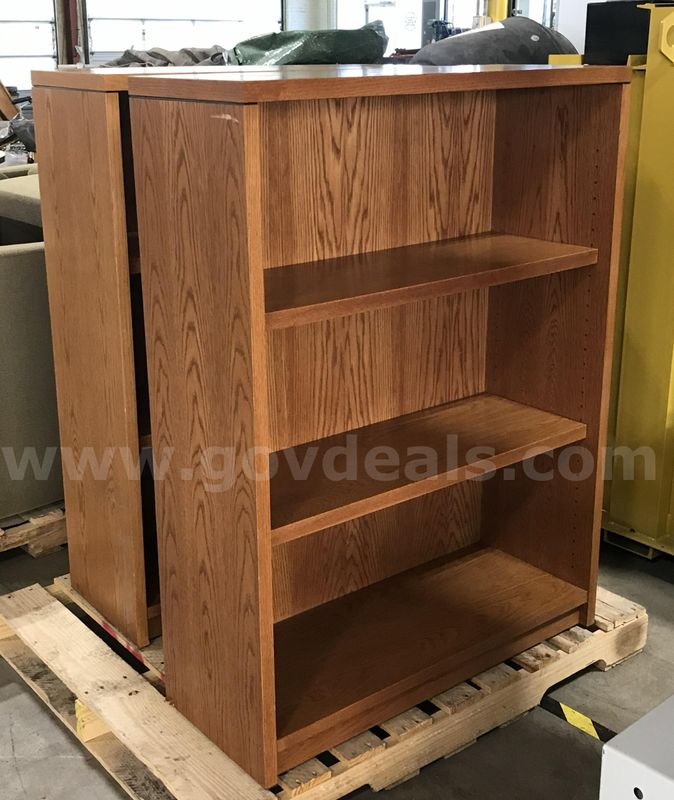 2 used wooden 4ft bookshelf. (S2)