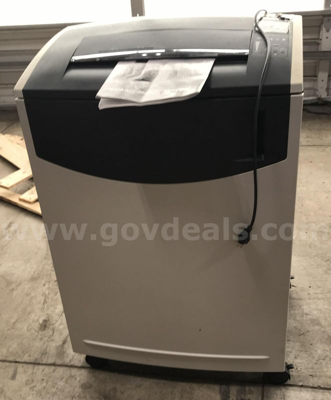 Used Fellows shredder. (S2)