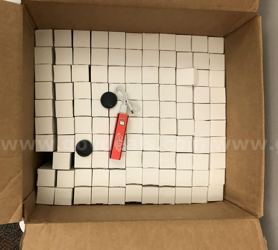 Box of like new phone chargers. (WD1015)
