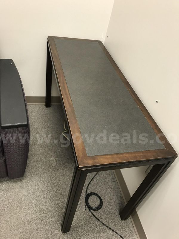 Used wood console/sofa table. (WD1028)