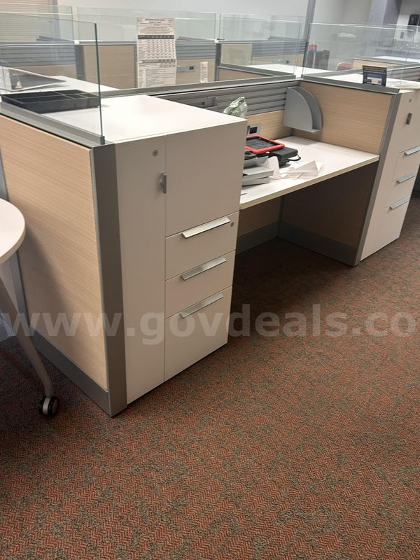 5 Used Office Cubicle Desk Units (WD-1031)