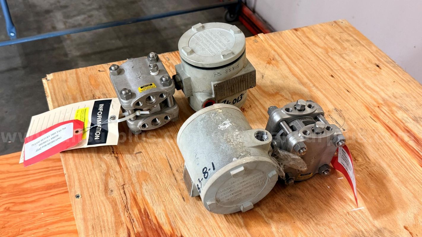 Instrumentation Equipment, Transmitters, Circuit Boards, Radios & Valves, Qty 11