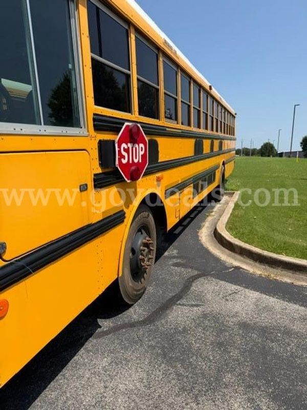 2010 Thomas Saf-T-Liner MVP EF