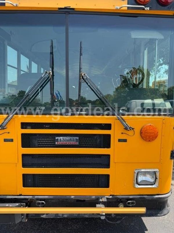 2010 Thomas Saf-T-Liner MVP EF