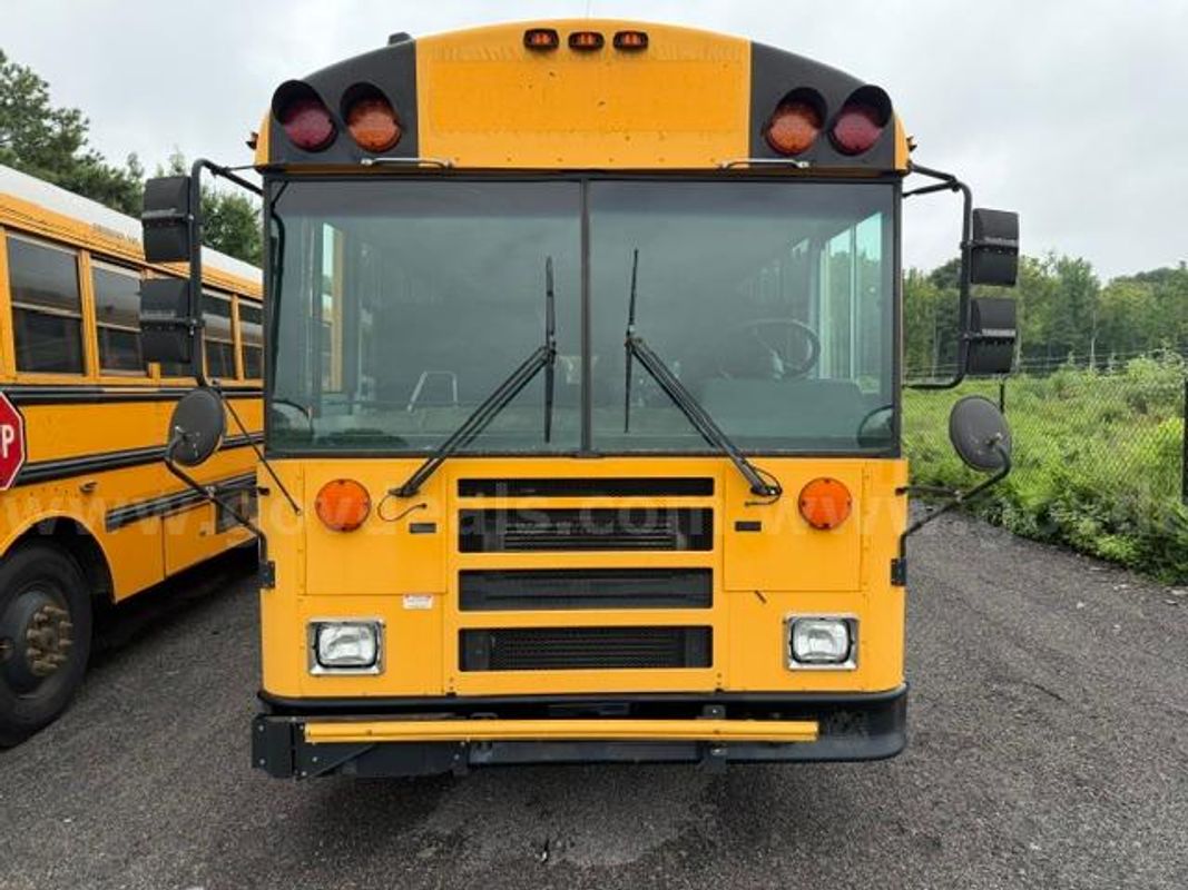 2011 Thomas Saf-T-Liner MVP EF