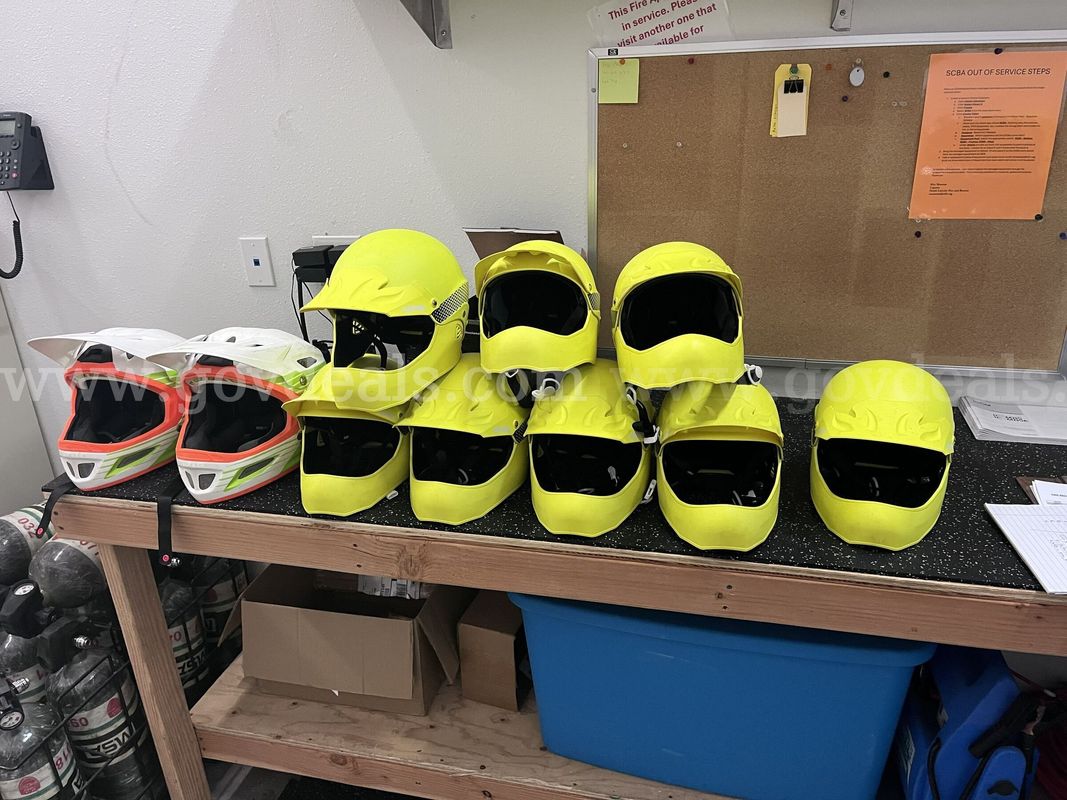 Lot of 10 Full Face Helmets