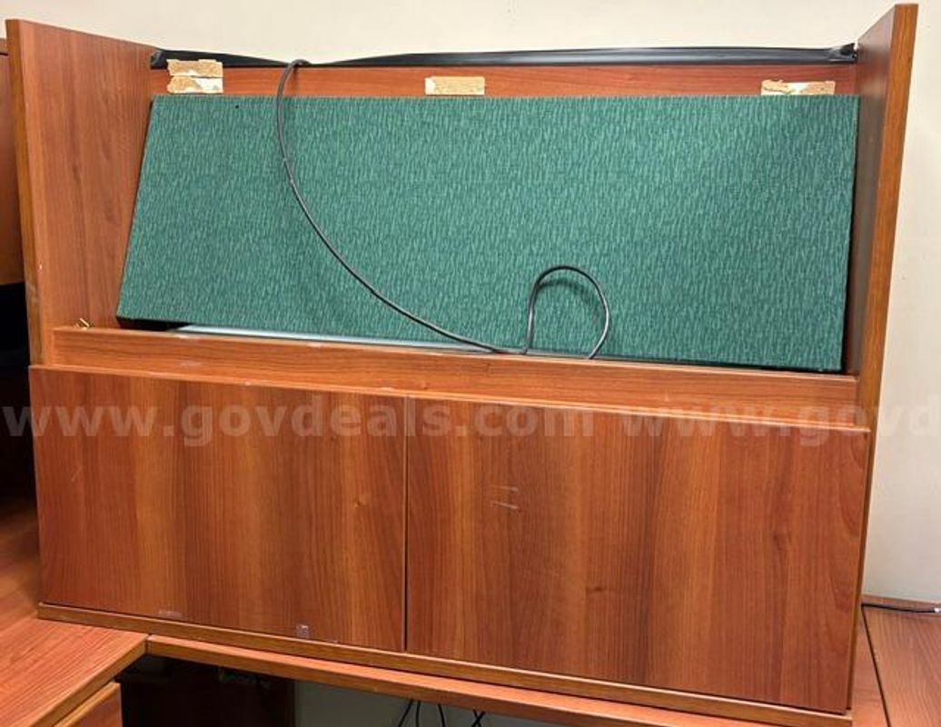 hutch 48x36x14