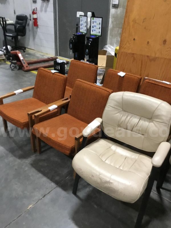 LOT OF 8 CHAIRS
