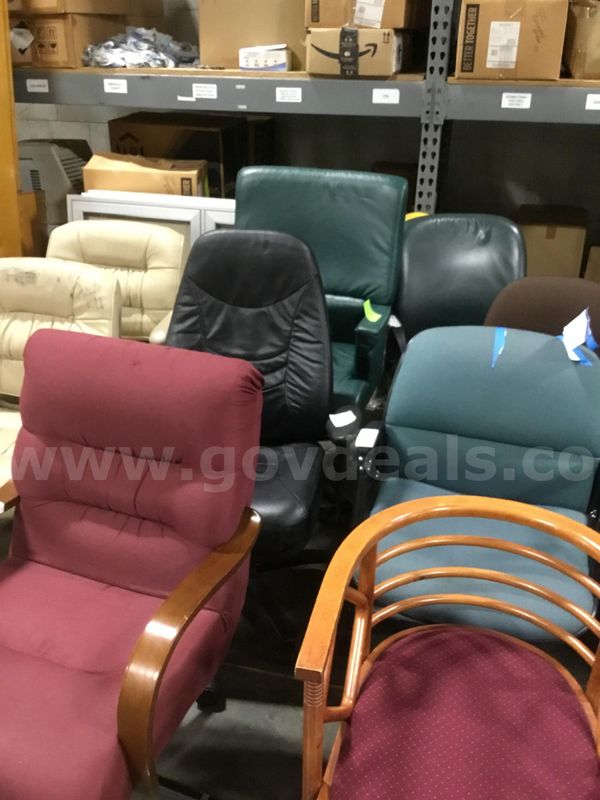 LOT OF 7 CHAIRS