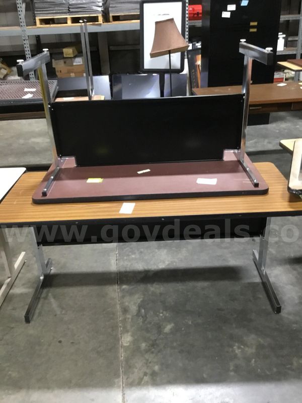 3 TABLES 5 FT ,4 , 3