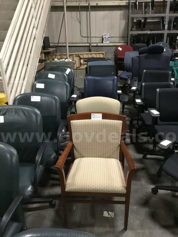 LOT OF 7 CHAIRS