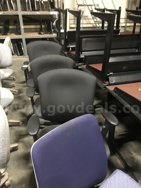 LOT OF 10 CHAIRS