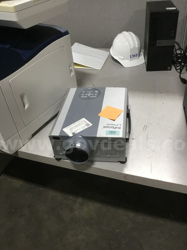 InFocus LP800 Projector
