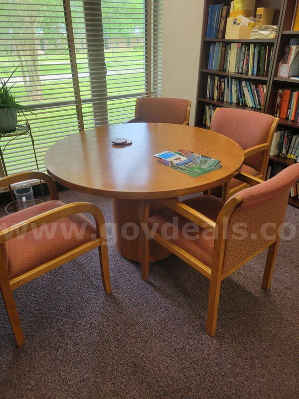 1 Tabl;E 4 Chairs