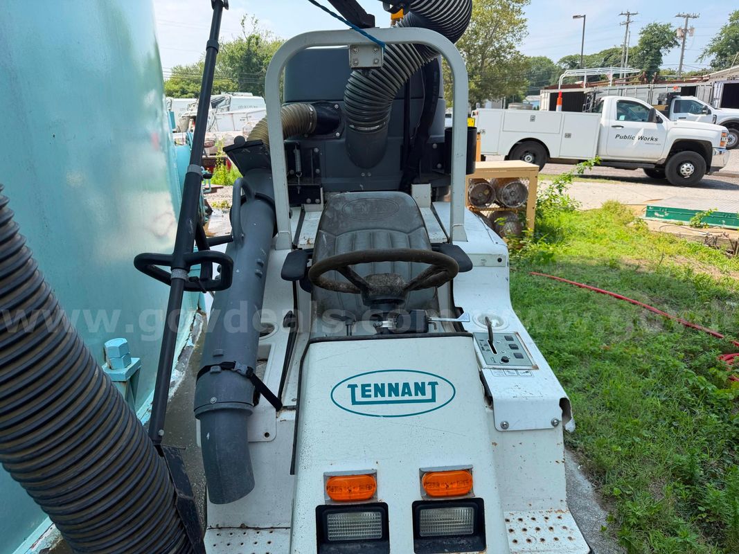 2013 Tennant ATLV 4300 Litter Vacuum Sweeper