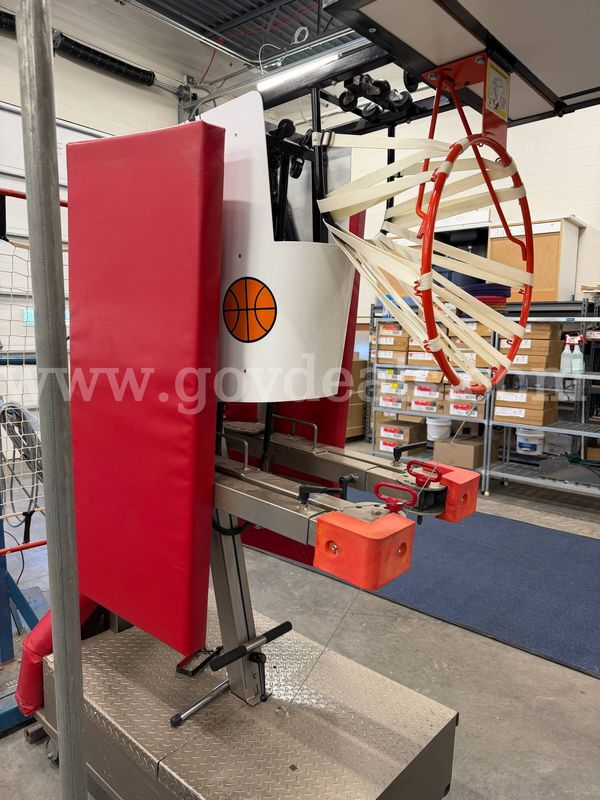 Basketball shooting machine