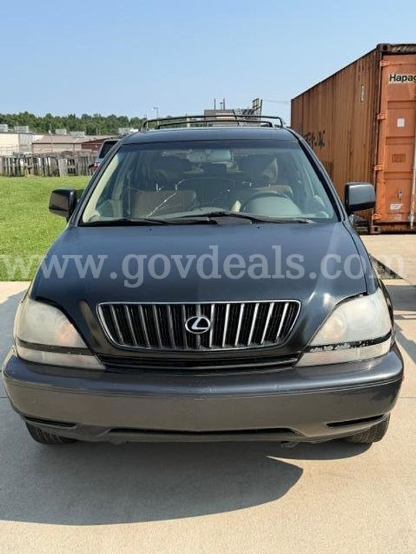 1999 Lexus RX 300 SPORT UTILITY 4-DR, 3.0L V6 DOHC 24V.