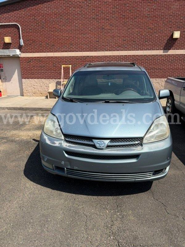 2004 Toyota Sienna XLE Limited