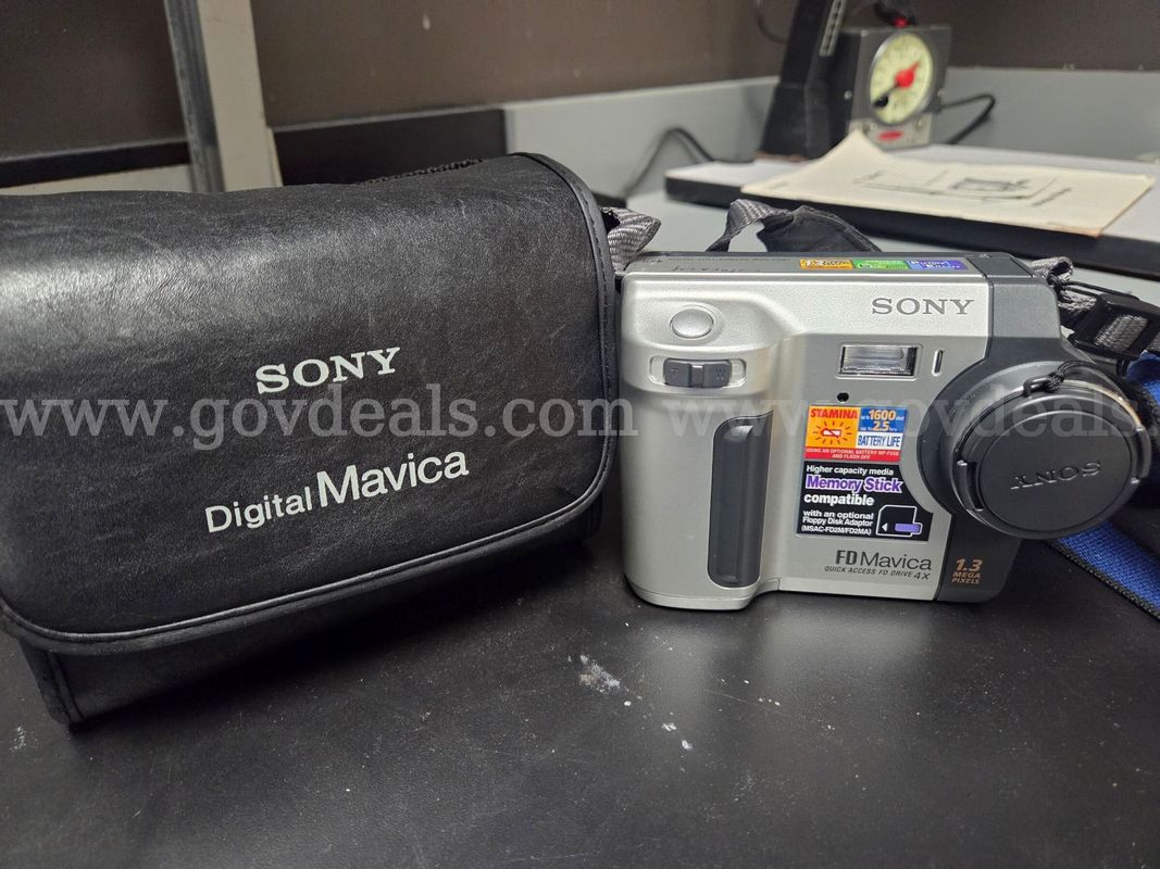 Vintage Sony FD Mavica Camera with Bag