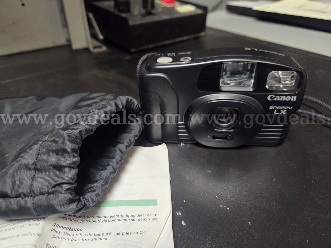 Vintage Canon Snappy LX camera in Bag