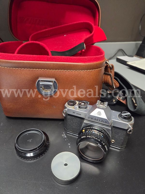 Vintage Pentex K1000 Camera in Case