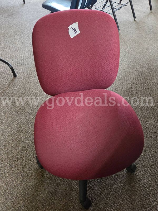 Rolling Burgundy Task Chair with no arms