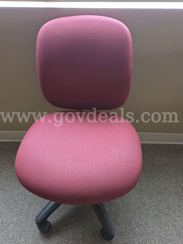 Rolling Burgundy Task Chair with no arms