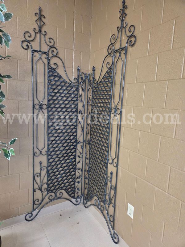 Set of 2 Metal Decorative Bi-Fold Screens