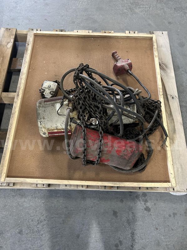 One Ton Electric Chain Fall - Working Condition Unknown - Start Bid $1.00 Public Works 815 E. Poe Rd.