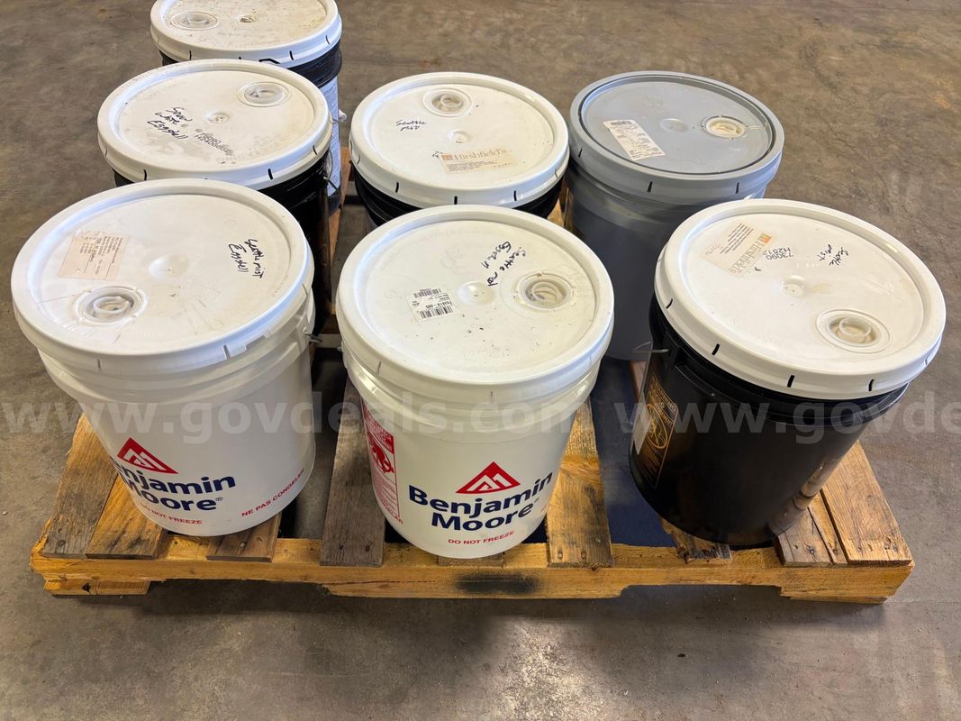 Lot of Miscellaneous Paint, Hirshfields/Benjamin Moore, New/Unused.