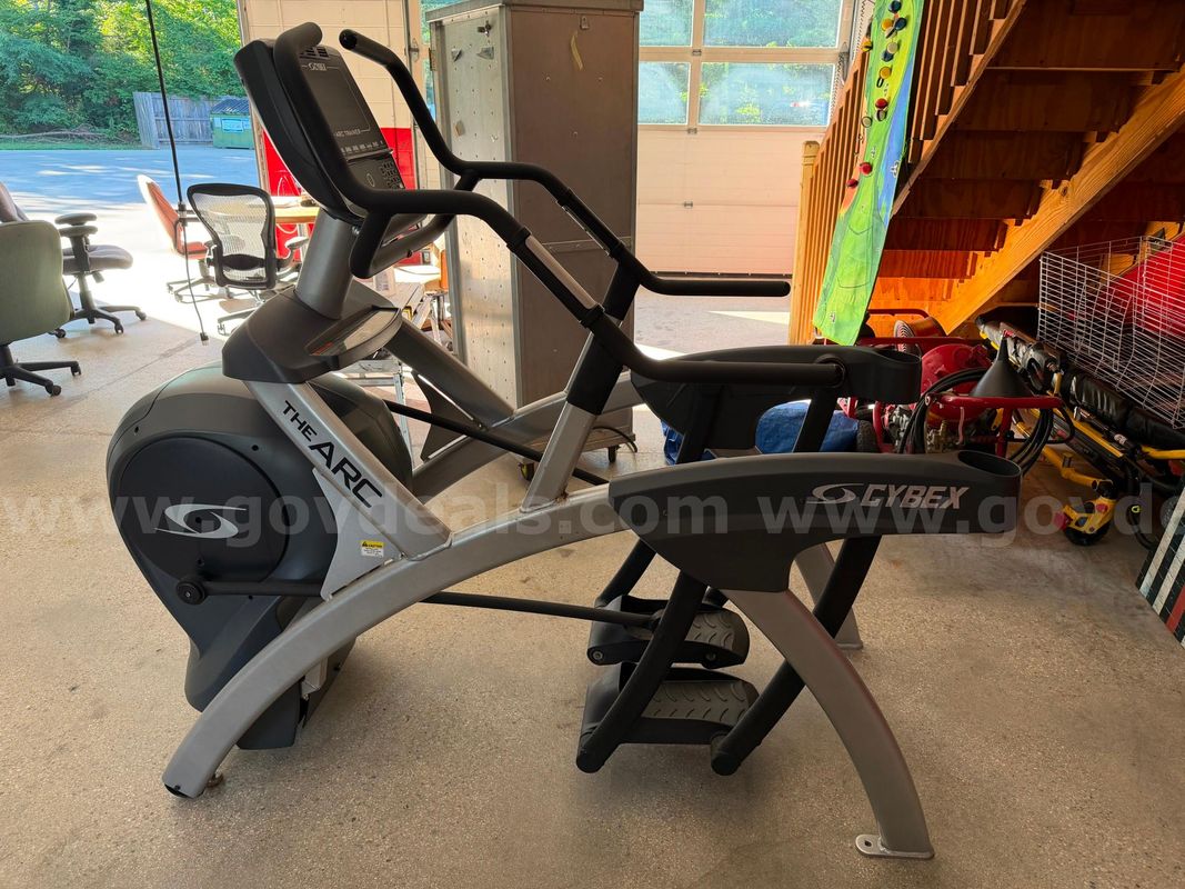 Cybex 620A Elliptical exercise machine