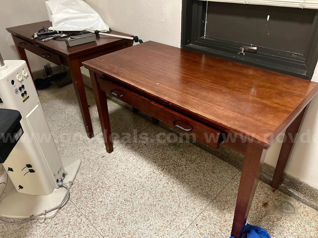 Lot of 2 Wooden desks with single drawer