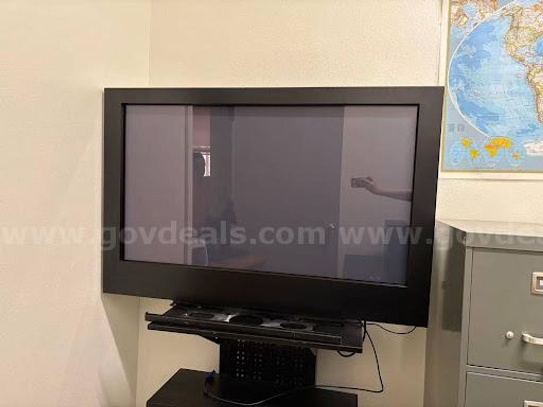 Display Monitor with Wall/Stand Mounting Bracket (Settings are In Chinese)